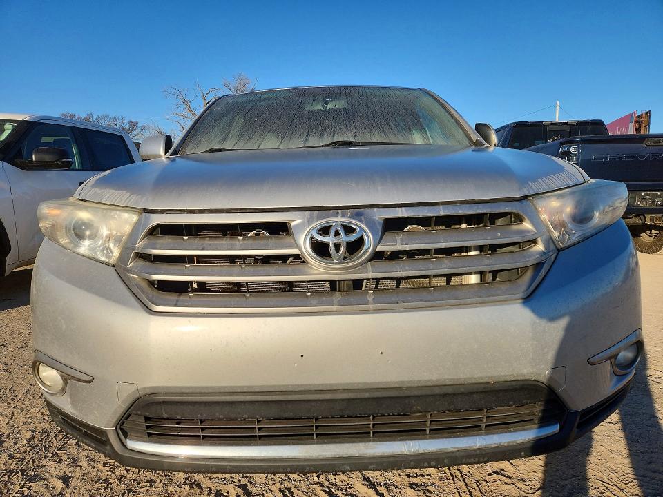 Photo 5 from auction – 2012 TOYOTA HIGHLANDER with VIN 5TDZK3EH9CS084094