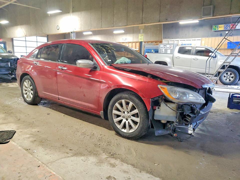 Photo 4 from auction – 2013 CHRYSLER 200 LIMITE with VIN 1C3CCBCG2DN739005