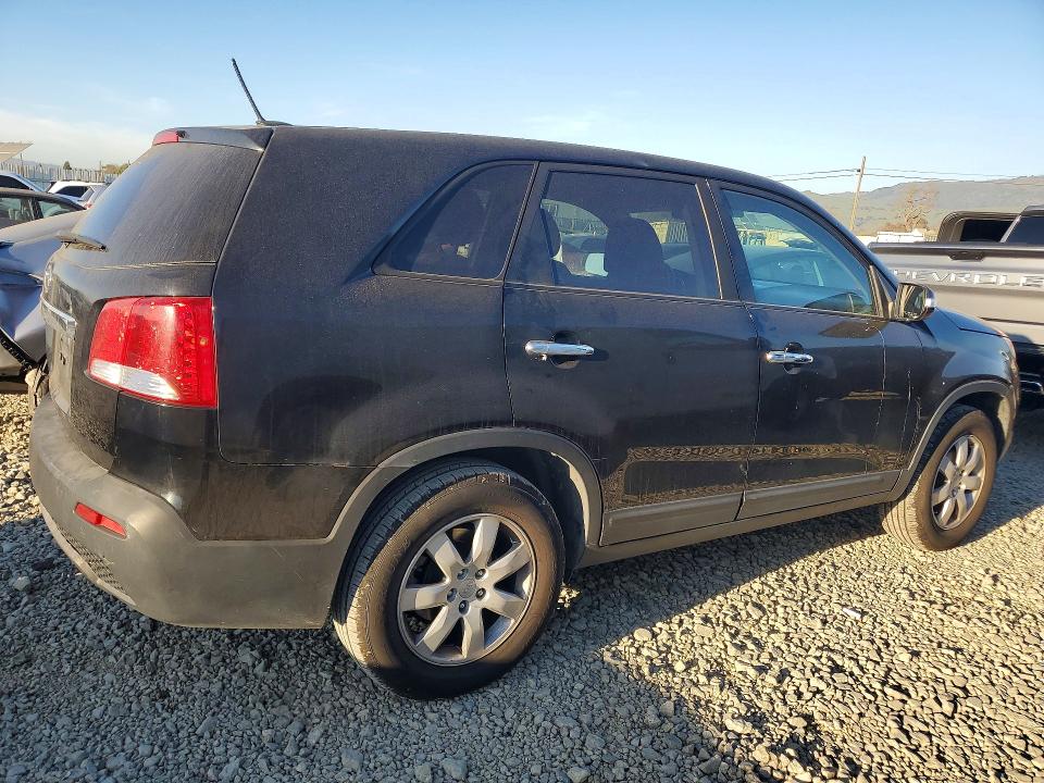 Photo 3 from auction – 2011 KIA SORENTO BA with VIN 5XYKT3A13BG143563