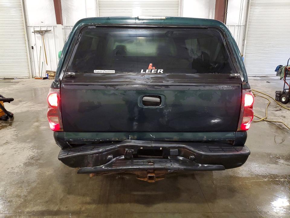 Photo 6 from auction – 2005 CHEVROLET SILVERADO with VIN 1GCEK19V45E290757