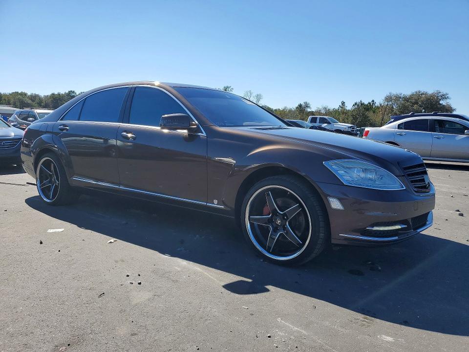 Photo 4 from auction – 2010 MERCEDES-BENZ S 550 with VIN WDDNG7BB5AA328847