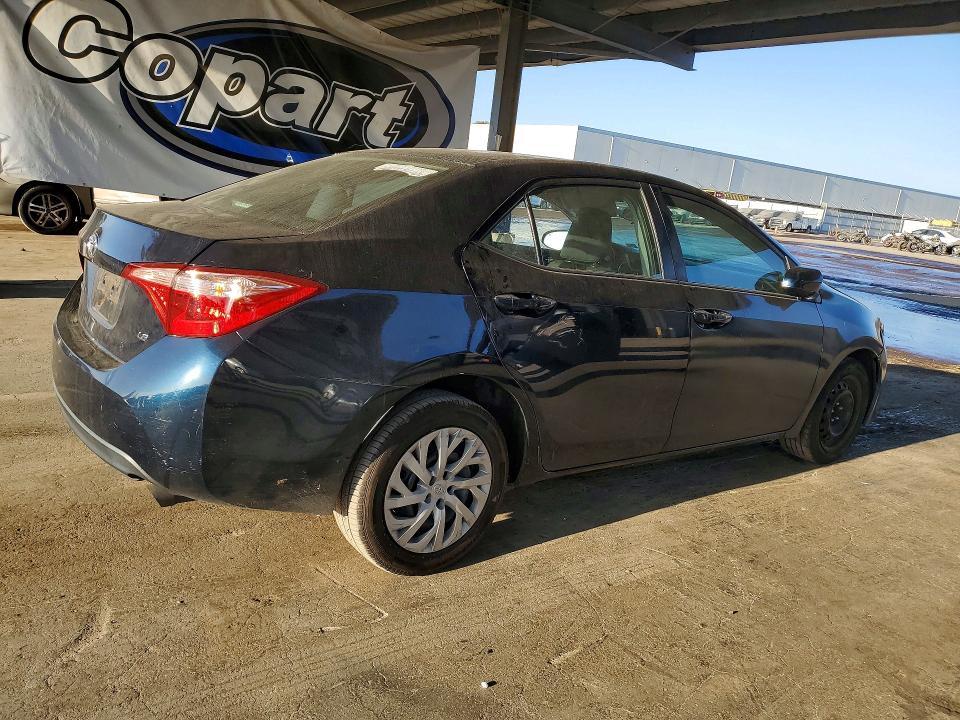 Photo 3 from auction – 2018 TOYOTA COROLLA with VIN 2T1BURHE8JC042411