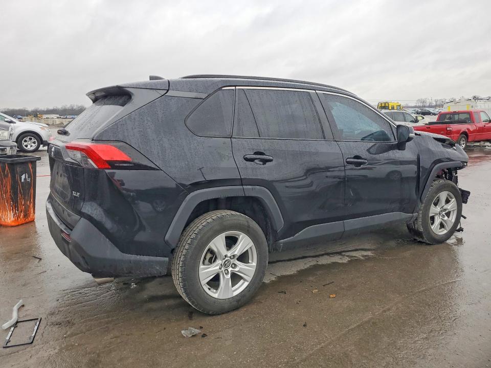 Photo 3 from auction – 2020 TOYOTA RAV4 with VIN 2T3W1RFV5LC055320