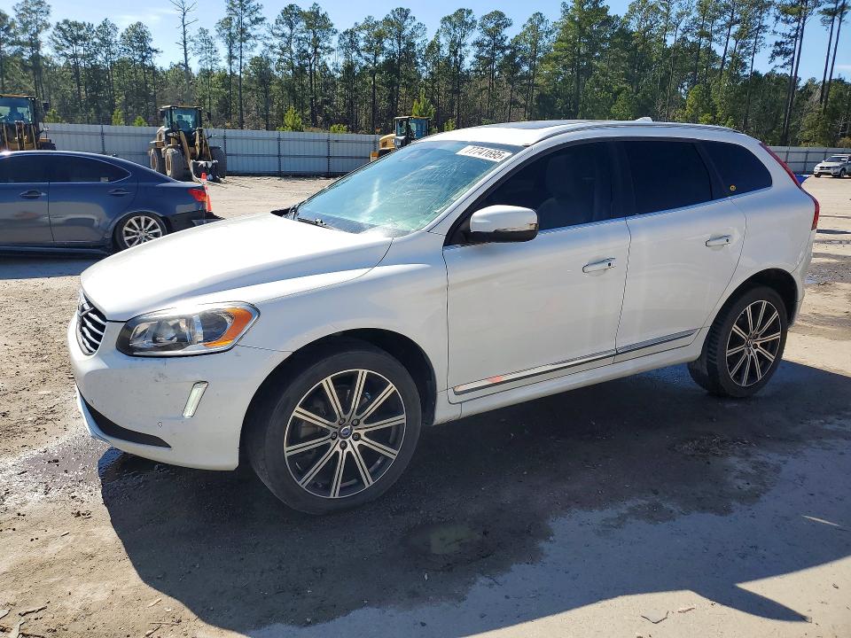 VOLVO XC60 T6 PR 2015 with VIN YV449MDK1F2730598 - Photo from auction
