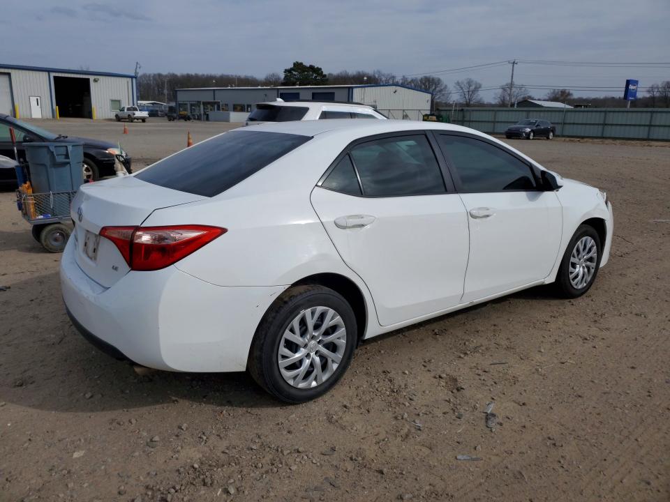 Photo 3 from auction – 2018 TOYOTA COROLLA with VIN 5YFBURHE3JP828259