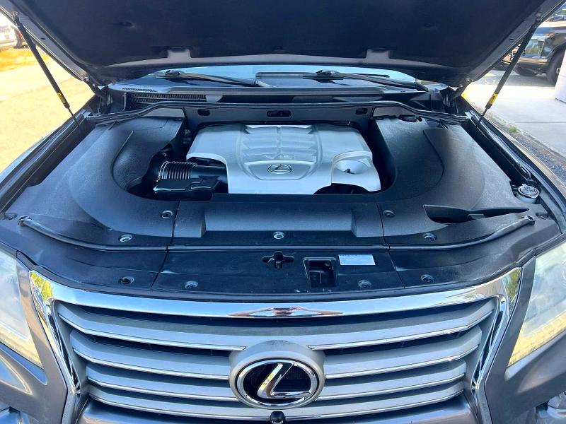 Photo 7 from auction – 2013 LEXUS LX 570 with VIN JTJHY7AX9D4100674