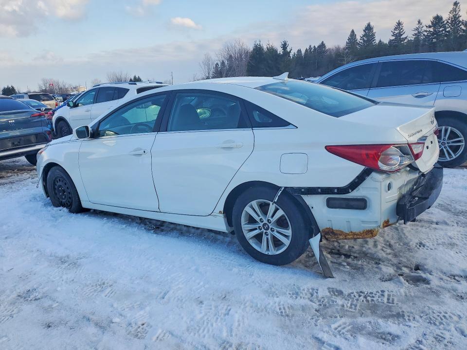 Photo 2 from auction – 2011 HYUNDAI SONATA with VIN 5NPEB4AC3BH262049