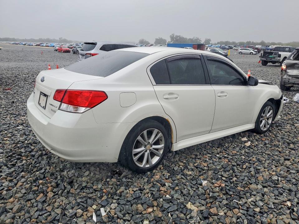 Photo 3 from auction – 2014 SUBARU LEGACY 2.5 with VIN 4S3BMBA64E3017806