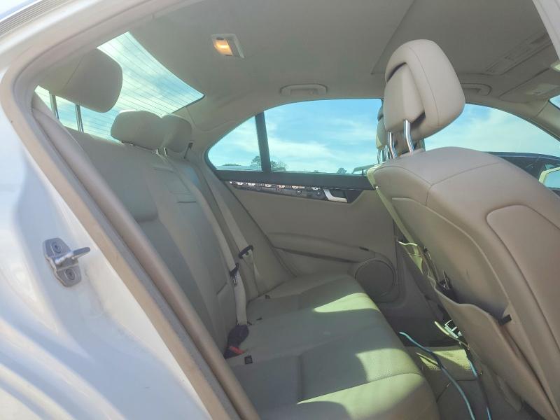 Photo 10 from auction – 2012 MERCEDES-BENZ C with VIN WDDGF4HB4CR239681