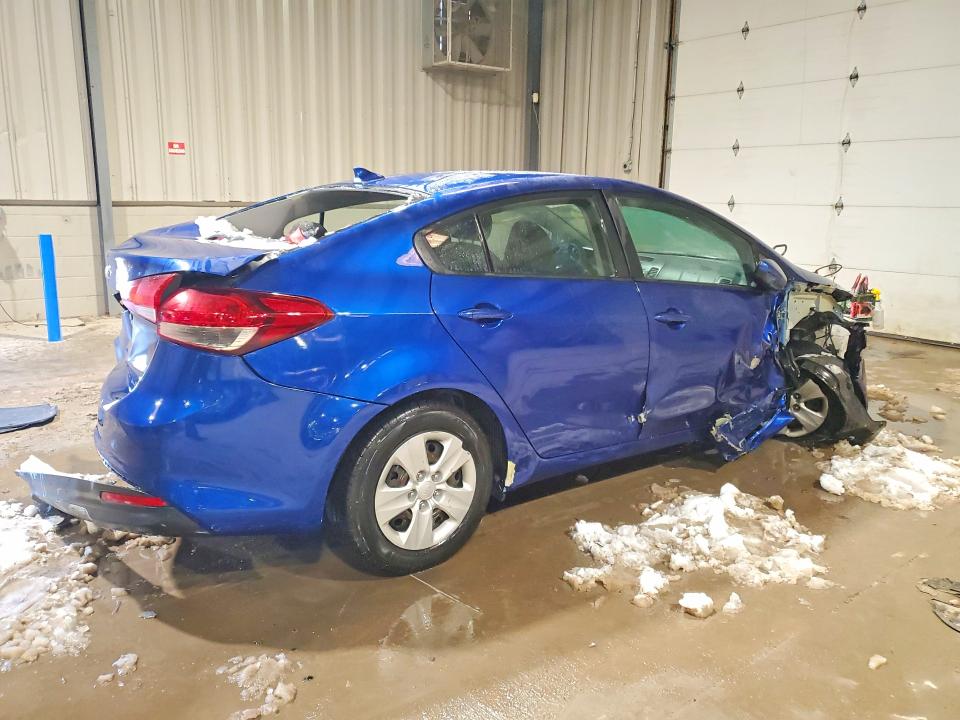 Photo 3 from auction – 2017 KIA FORTE with VIN 3KPFK4A71HE056166