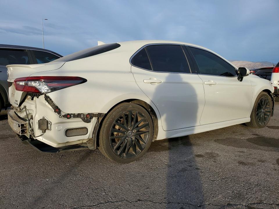 Photo 3 from auction – 2022 TOYOTA CAMRY XSE with VIN 4T1K31AK8NU034379