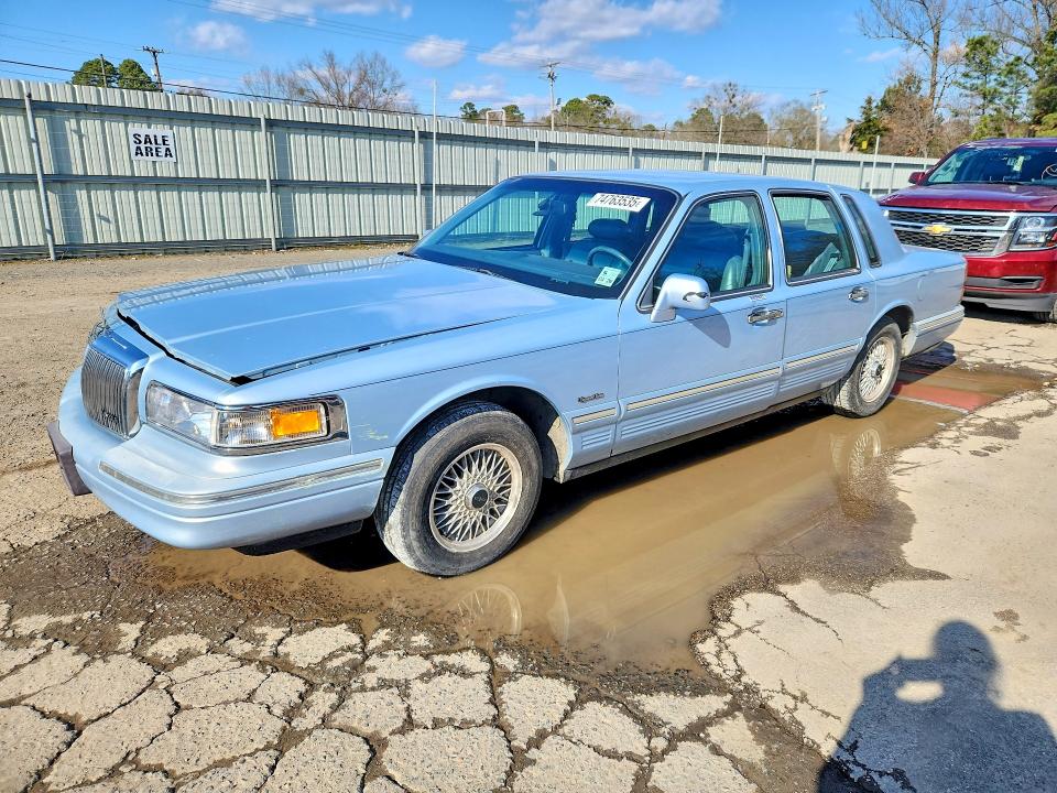 LINCOLN TOWN CAR S 1997 with VIN 1LNLM82WXVY651237 - Photo from auction