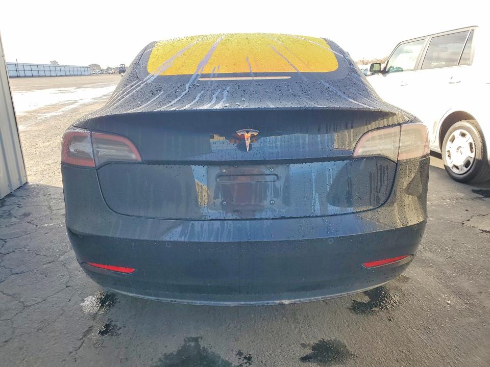 Photo 6 from auction – 2018 TESLA MODEL 3 with VIN 5YJ3E1EA2JF010120