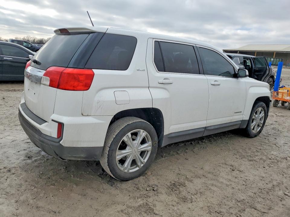 Photo 3 from auction – 2017 GMC TERRAIN with VIN 2GKALMEK2H6296319
