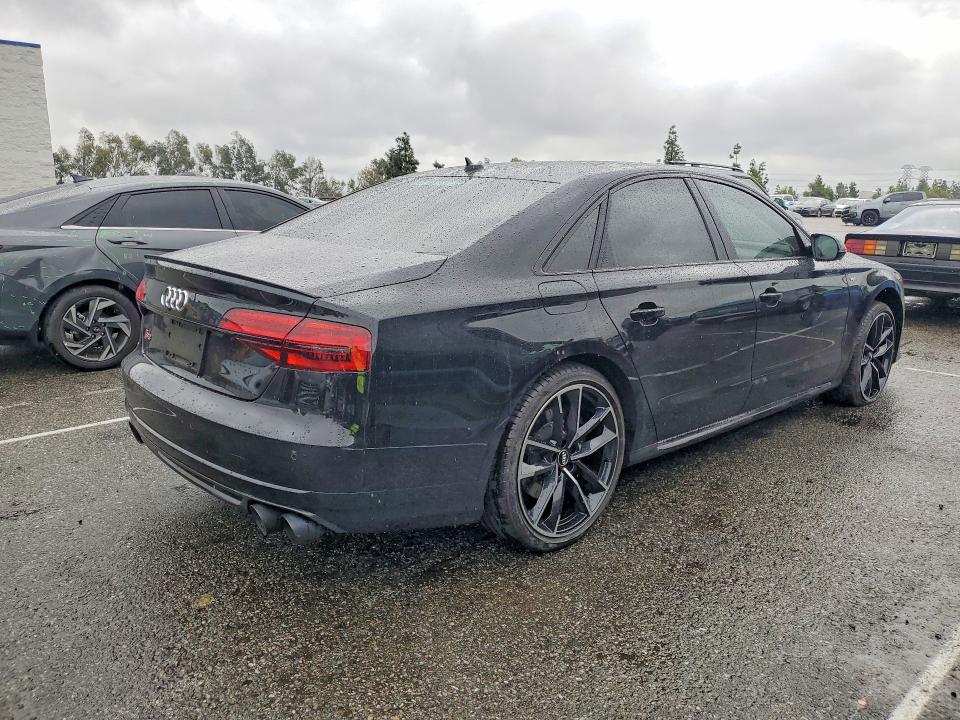 Photo 3 from auction – 2017 AUDI S8 with VIN WUAJ5AFD0HN900713