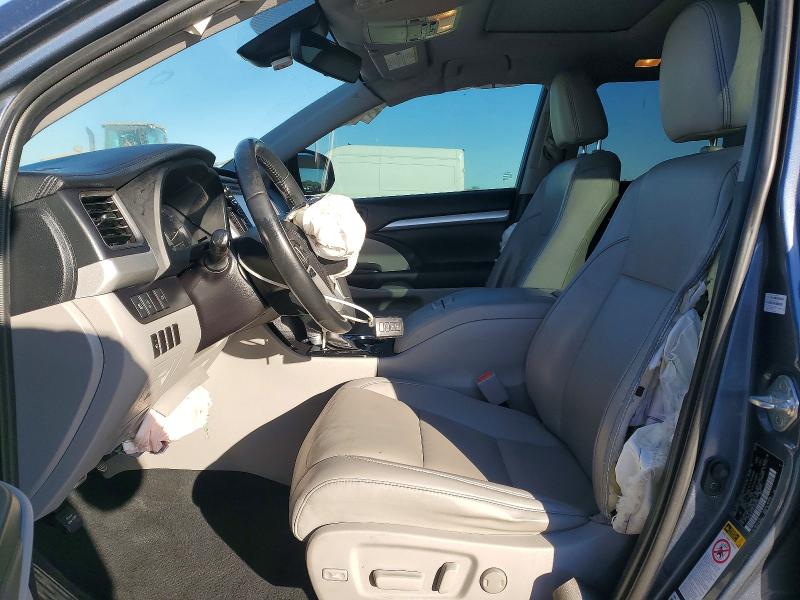 Photo 7 from auction – 2019 TOYOTA HIGHLANDER with VIN 5TDKZRFH7KS299163