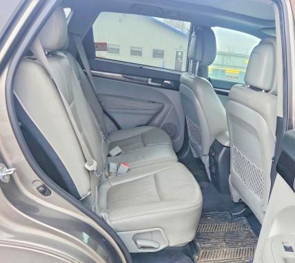 Photo 10 from auction – 2014 KIA SORENTO with VIN 5XYKW4A72EG521359
