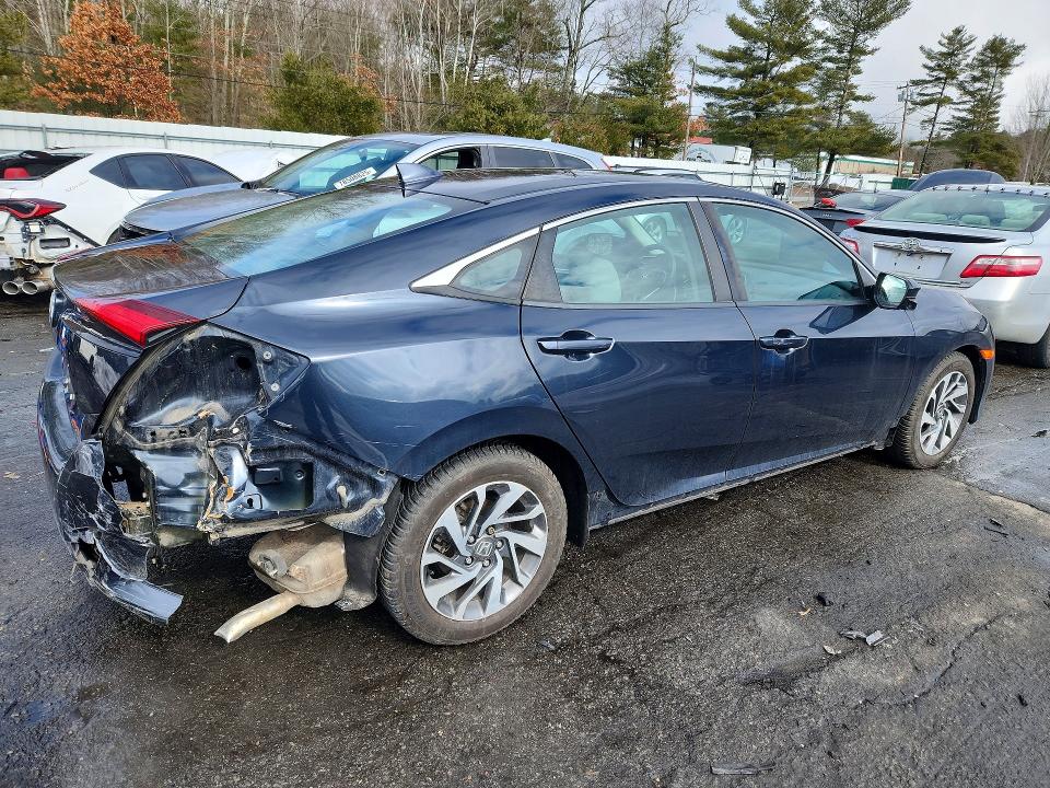 Photo 3 from auction – 2018 HONDA CIVIC with VIN 2HGFC2F70JH567941