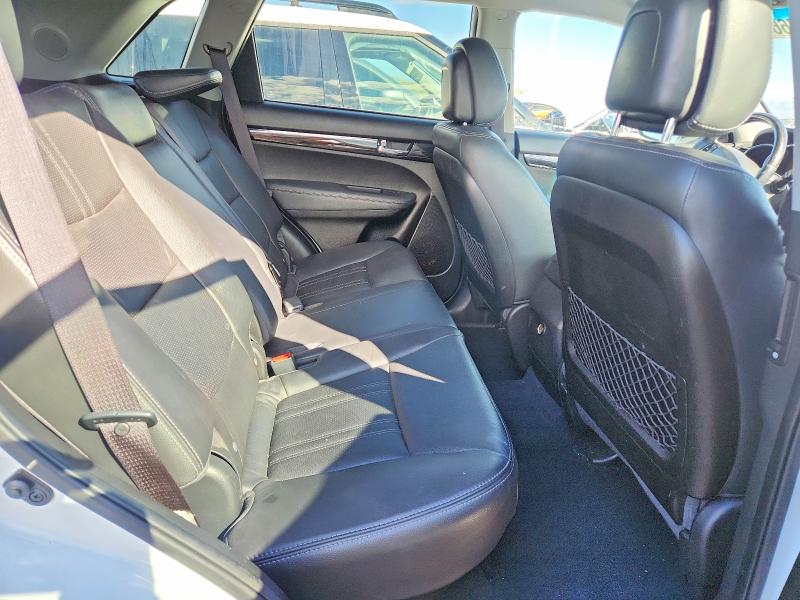 Photo 11 from auction – 2012 KIA SORENTO with VIN 5XYKWDA21CG303270