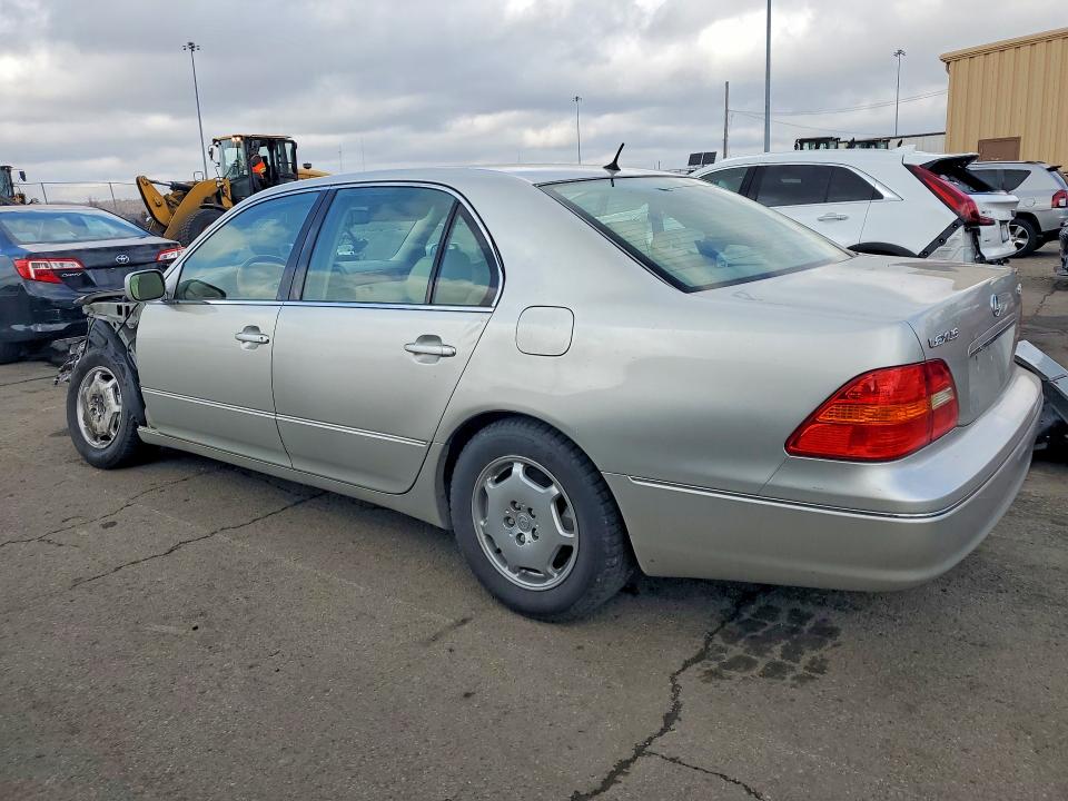 Photo 2 from auction – 2002 LEXUS LS 430 with VIN JTHBN30F320072330