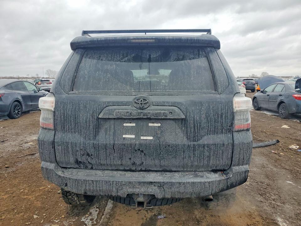 Photo 6 from auction – 2017 TOYOTA 4RUNNER SR with VIN JTEBU5JR1H5453948