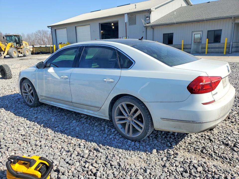 Photo 2 from auction – 2016 VOLKSWAGEN PASSAT S with VIN 1VWAT7A38GC063852