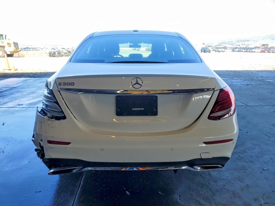Photo 6 from auction – 2018 MERCEDES-BENZ E with VIN WDDZF4JB5JA317464