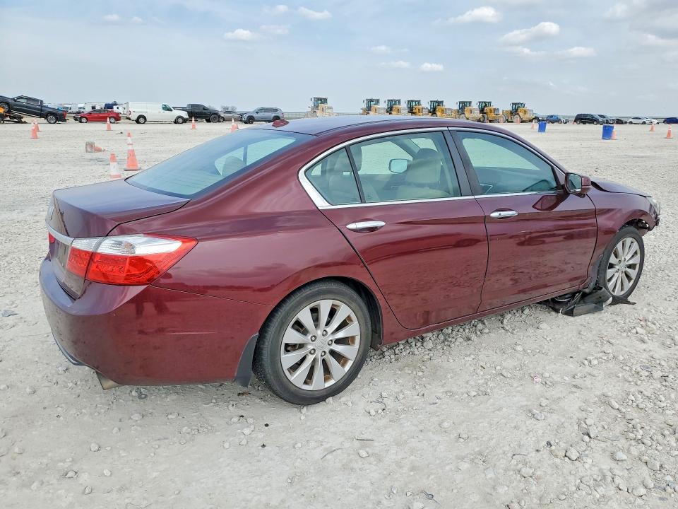 Photo 3 from auction – 2014 HONDA ACCORD with VIN 1HGCR2F81EA203302