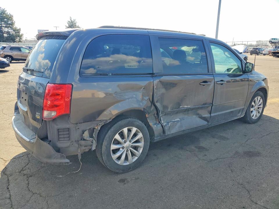 Photo 3 from auction – 2016 DODGE GRAND CARAVAN with VIN 2C4RDGCG0GR352069