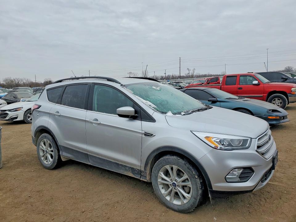 Photo 4 from auction – 2018 FORD ESCAPE SEL with VIN 1FMCU0HD0JUB73600