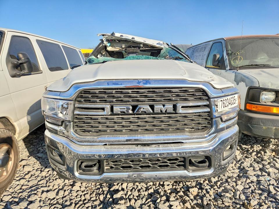 Photo 5 from auction – 2024 RAM 3500 with VIN 3C63RRHLXRG360074