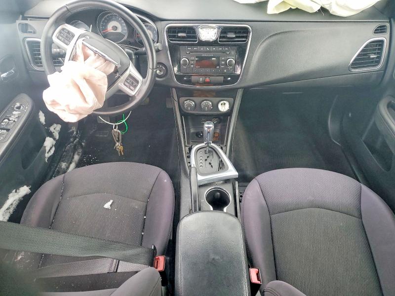 Photo 8 from auction – 2013 CHRYSLER 200 with VIN 1C3CCBBB2DN684982