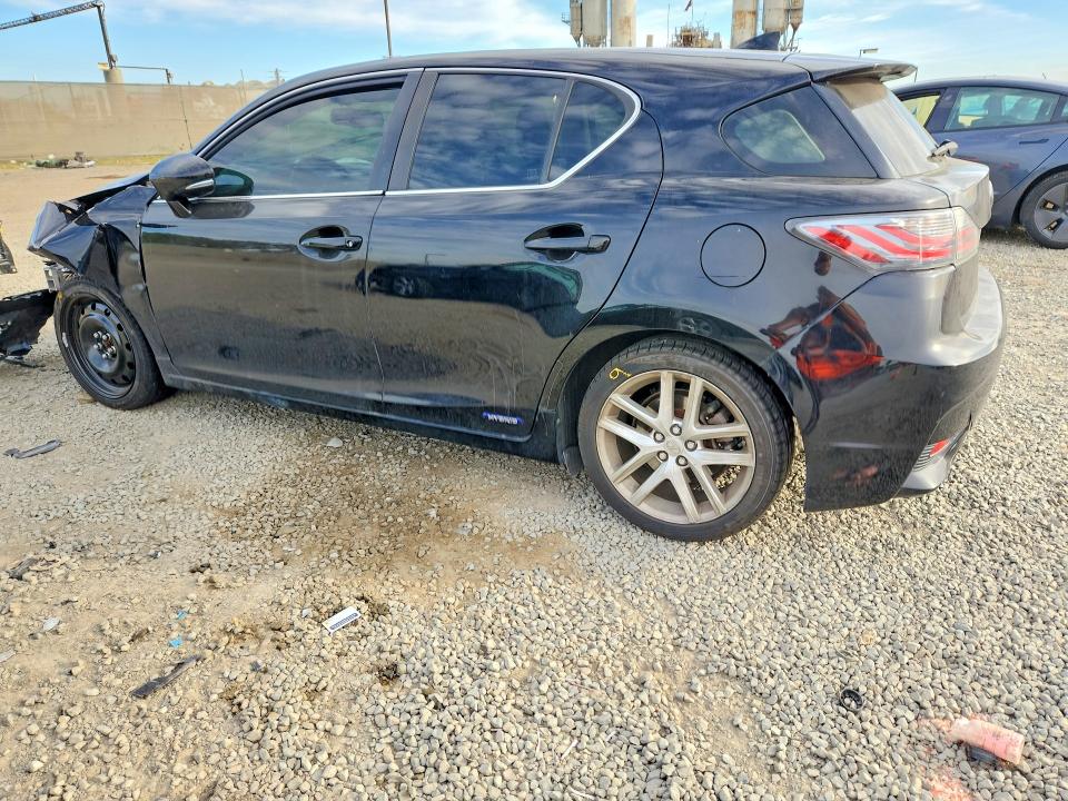 Photo 2 from auction – 2015 LEXUS CT with VIN JTHKD5BH5F2237978