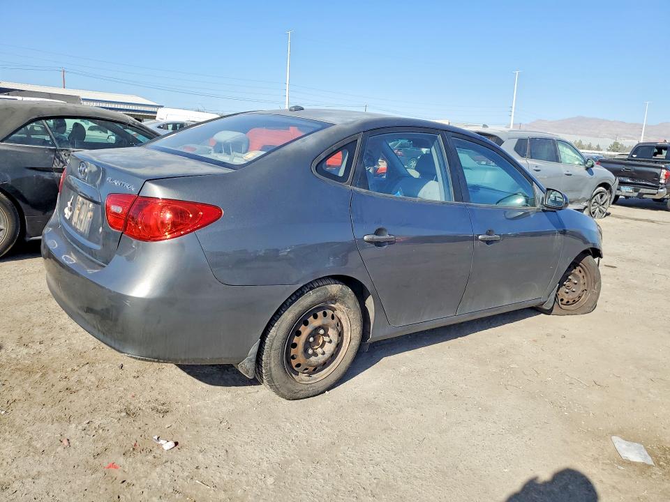 Photo 3 from auction – 2007 HYUNDAI ELANTRA with VIN KMHDU46D87U244615