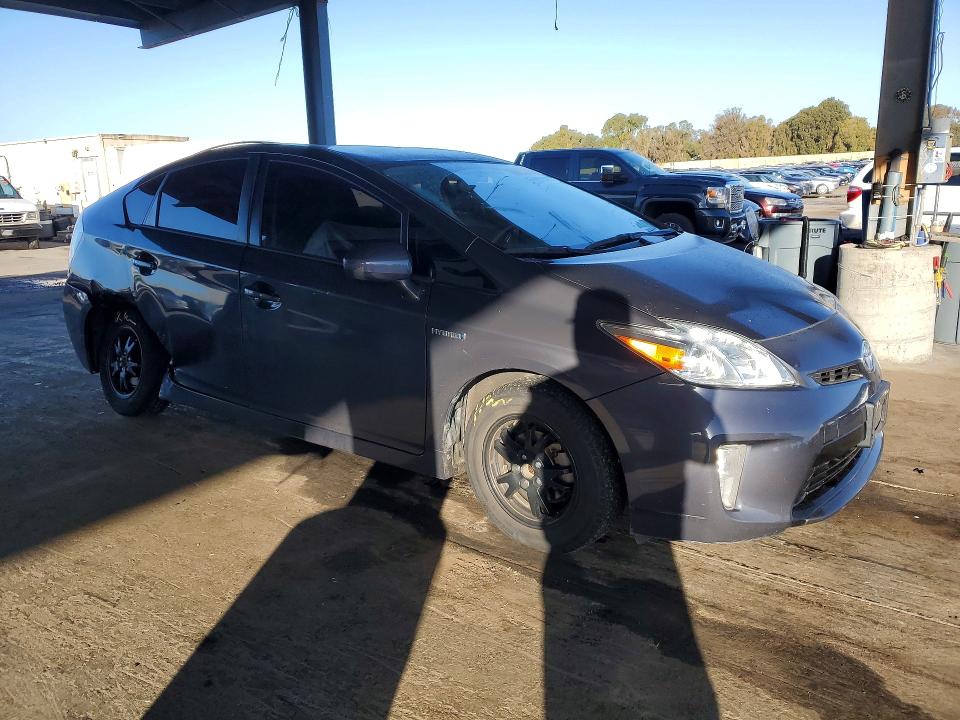 Photo 4 from auction – 2013 TOYOTA PRIUS with VIN JTDKN3DU4D5620464