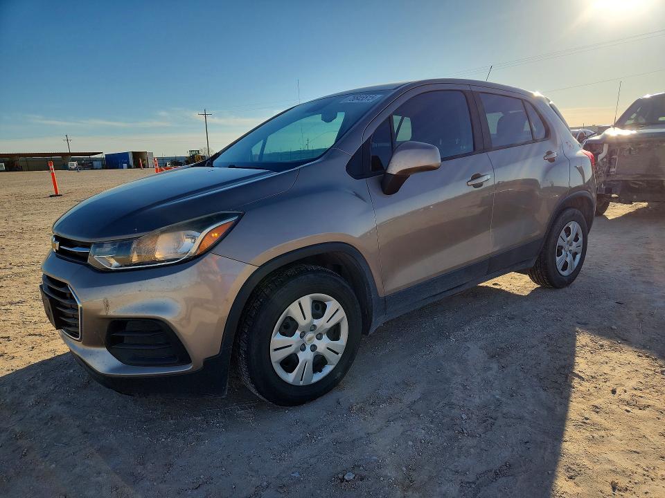 CHEVROLET TRAX LS 2018 with VIN 3GNCJKSB7JL203905 - Photo from auction