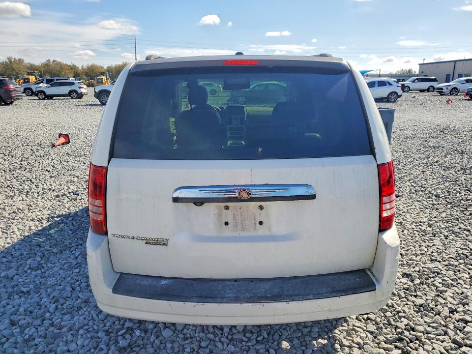 Photo 6 from auction – 2008 CHRYSLER TOWN & COU with VIN 2A8HR54P18R833006