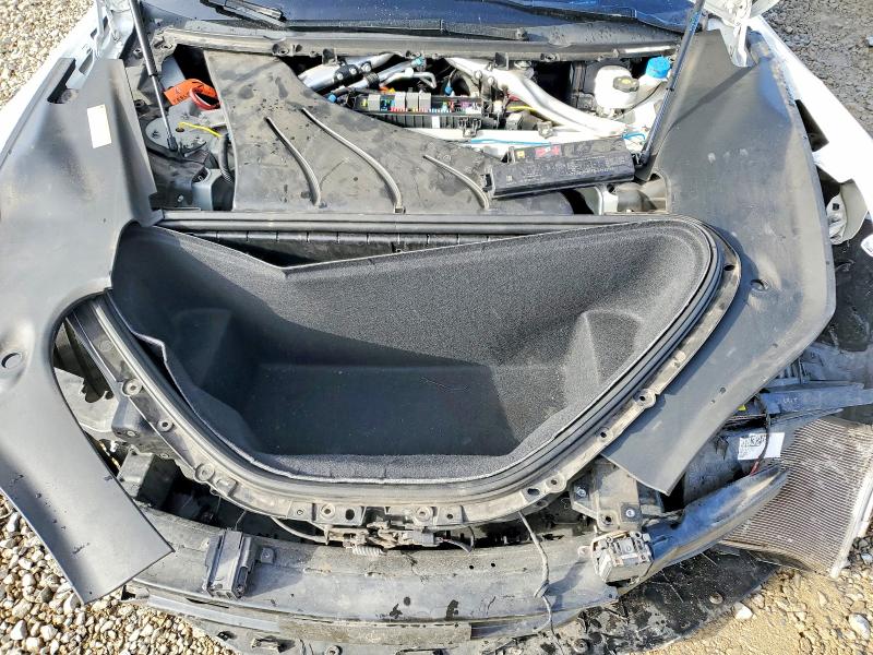 Photo 12 from auction – 2017 TESLA MODEL S with VIN 5YJSA1E44HF176358