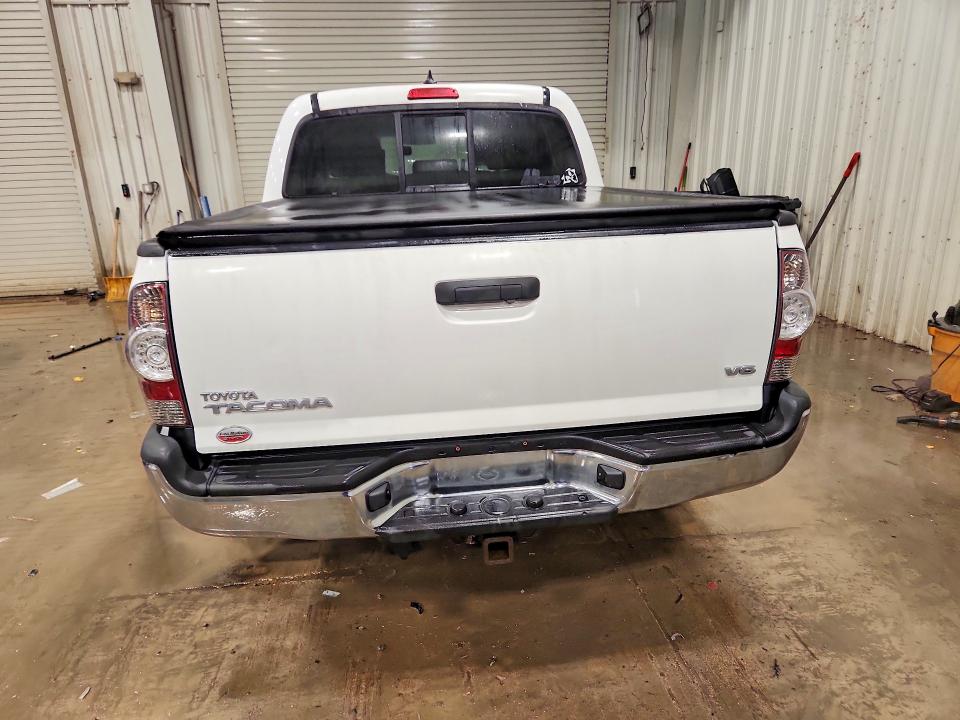 Photo 6 from auction – 2015 TOYOTA TACOMA with VIN 5TFLU4EN3FX138242
