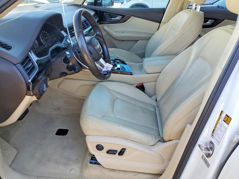 Zdjęcie 7 z aukcji – 2017 AUDI Q7 z VIN WA1LAAF72HD014579