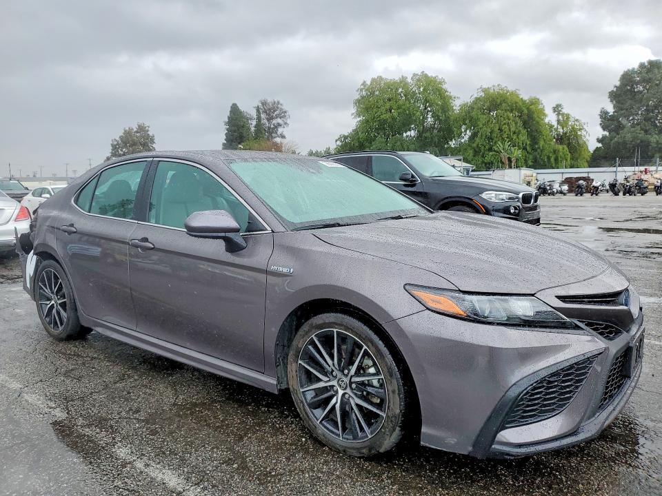 Photo 4 from auction – 2021 TOYOTA CAMRY with VIN 4T1G31AK2MU561063