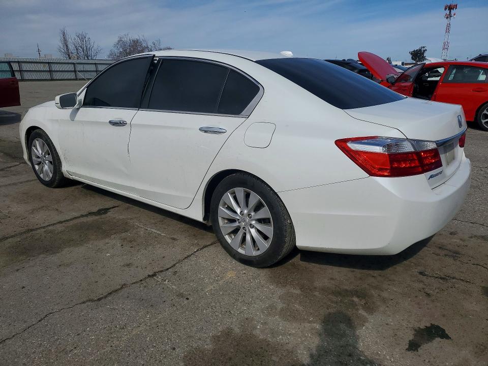 Photo 2 from auction – 2014 HONDA ACCORD with VIN 1HGCR2F8XEA048636