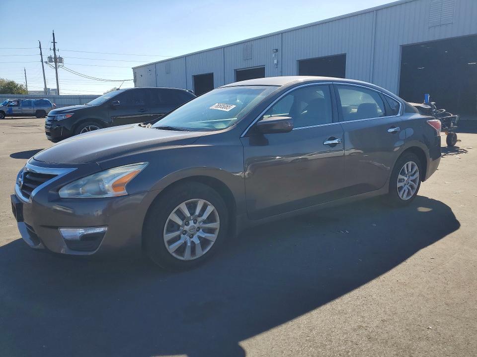 NISSAN ALTIMA 2015 with VIN 1N4AL3AP1FC201329 - Photo from auction