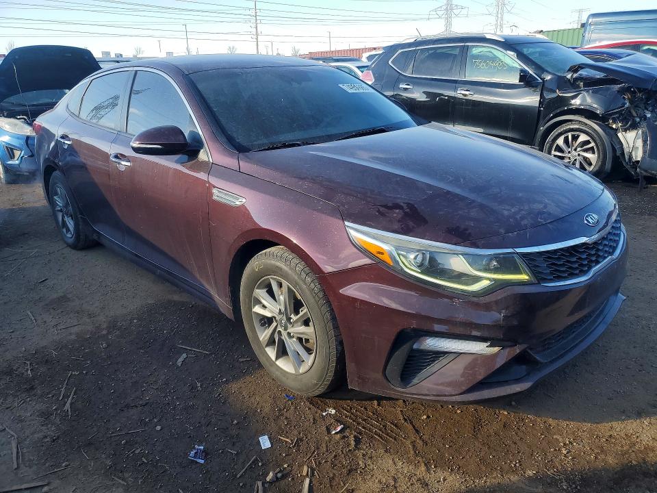 Photo 4 from auction – 2019 KIA OPTIMA with VIN 5XXGT4L31KG300263
