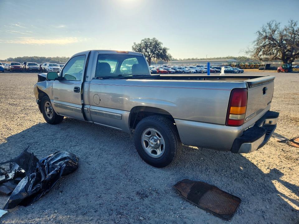 Photo 2 from auction – 2000 CHEVROLET SILVERADO with VIN 1GCEC14T8YE276836