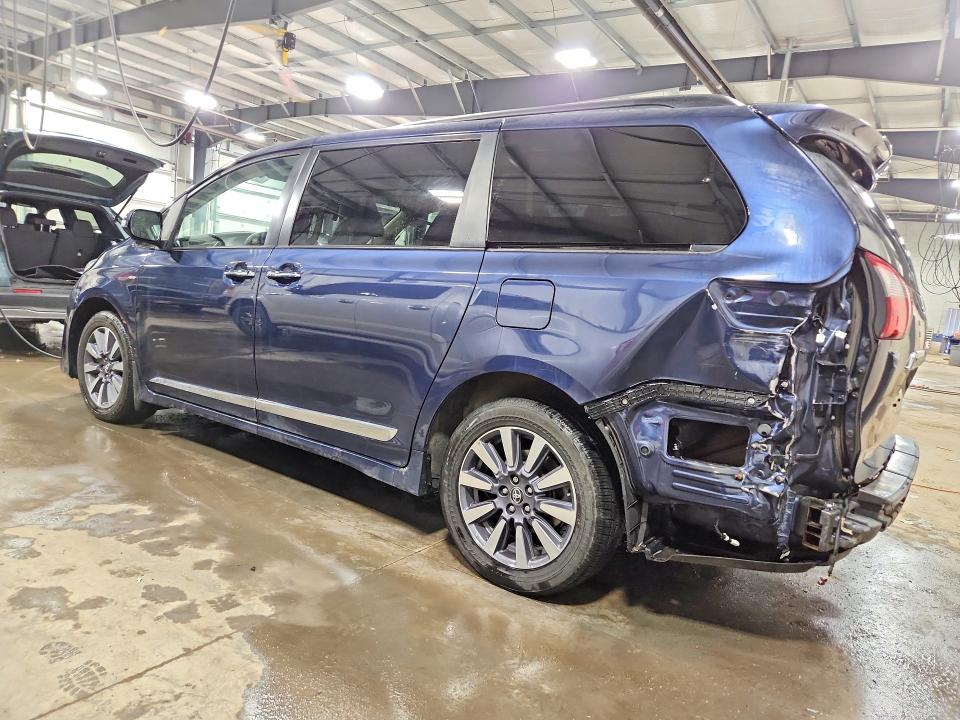 Photo 2 from auction – 2020 TOYOTA SIENNA XLE with VIN 5TDDZ3DC3LS237032