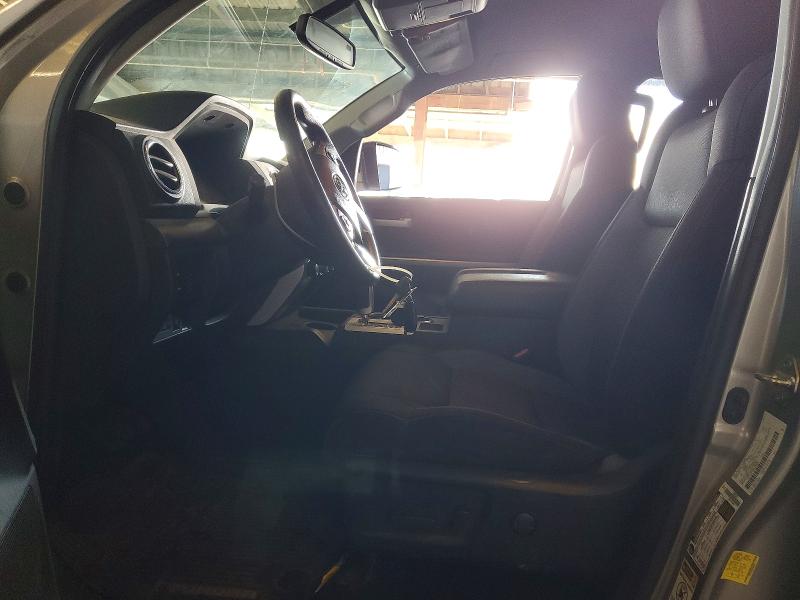 Photo 7 from auction – 2017 TOYOTA TUNDRA with VIN 5TFUY5F10HX635035