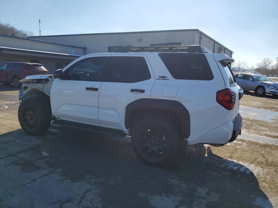 Photo 2 from auction – 2025 TOYOTA 4RUNNER LI with VIN JTEVB5BR5S5006869