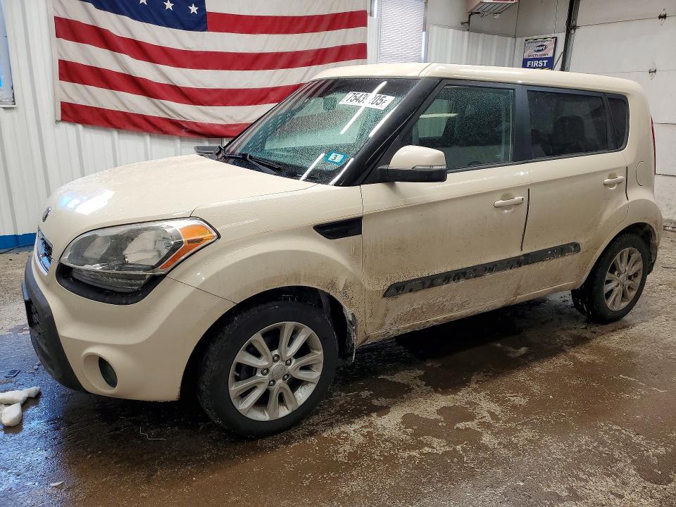 KIA SOUL + 2013 with VIN KNDJT2A68D7581979 - Photo from auction
