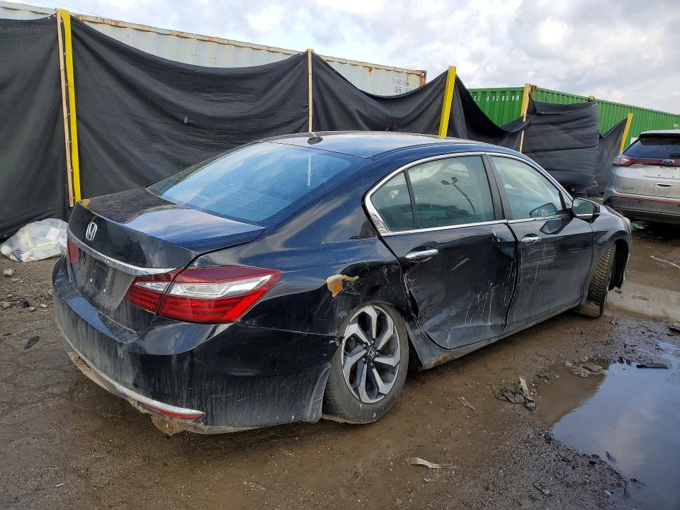 Photo 3 from auction – 2016 HONDA ACCORD with VIN 1HGCR2F83GA014296